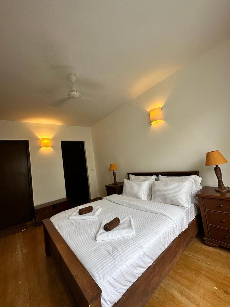 Villa M - Jia 4 Candolim Goa 3Bhk, Pool Facing, Near Beach, Free Breakfast, Free Wifi And Prime Location Aguada Esterno foto